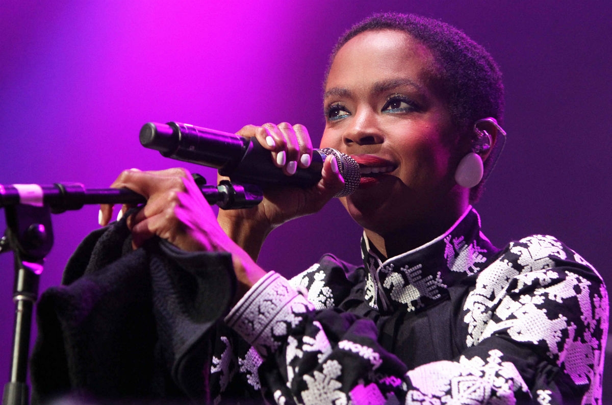 Lauryn Hill shows up over two hours late for show in France MOBO